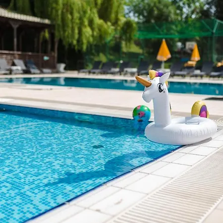 La Mesteceni & Loc Cu Stari De Bine, Adult Only Resort *