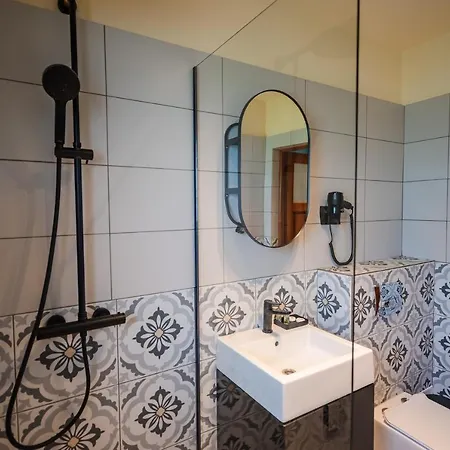 La Mesteceni & Loc Cu Stari De Bine, Adult Only