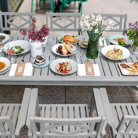 Resort La Mesteceni & Loc Cu Stari De Bine, Adult Only